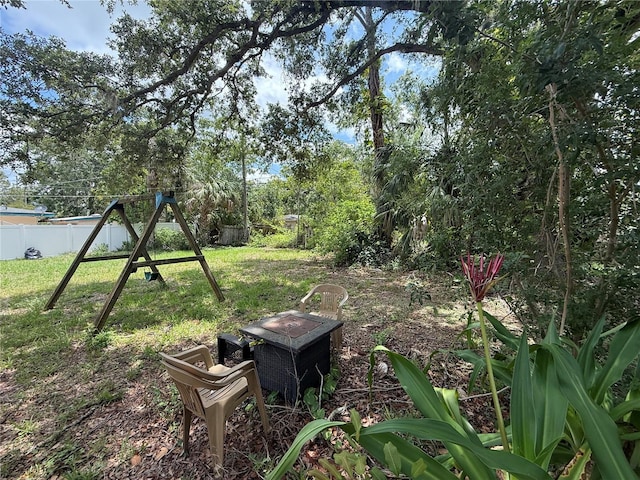 2174 Schwalbe Way, Sarasota, FL 34235 - view of yard