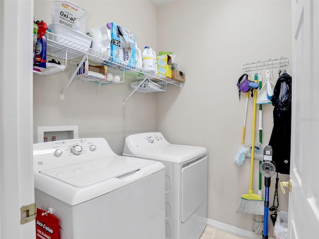 4180 Lenox Blvd, Venice, FL 34293 - washroom featuring separate washer and dryer and baseboards