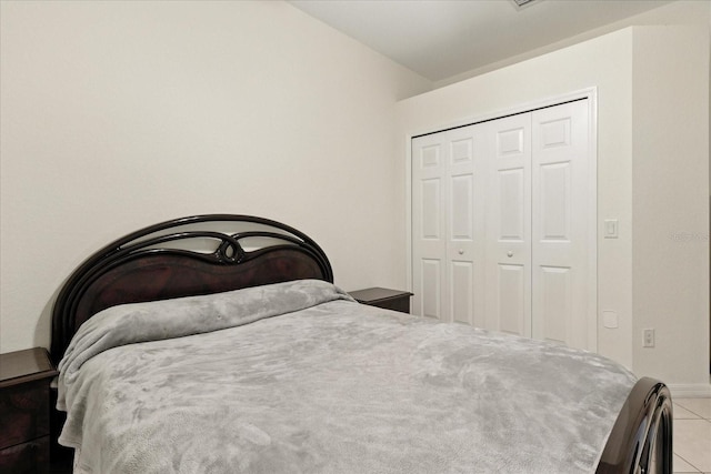 2329 Como St, Port Charlotte, FL 33948 - tiled bedroom featuring a closet