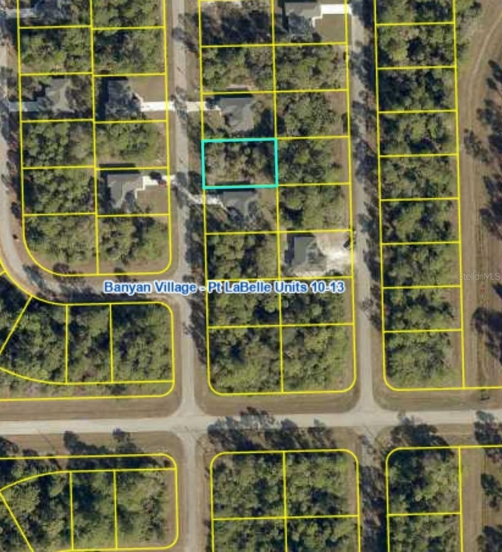 909 Emerald St, Labelle, FL 33935 - photo 2
