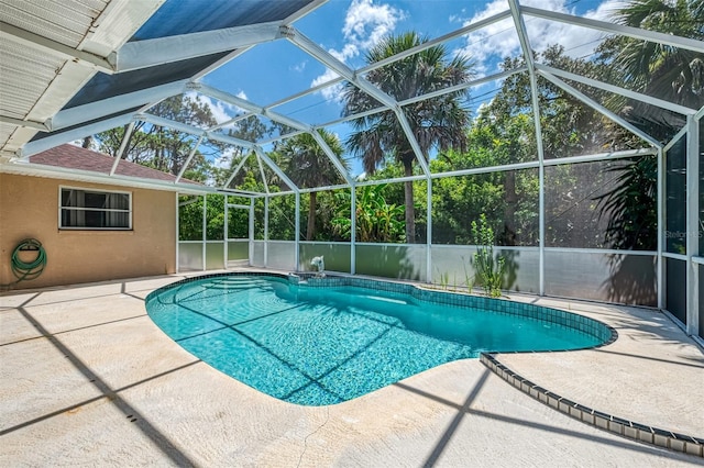 510 Border St, Port Charlotte, FL 33953 - swimming pool with a patio and glass enclosure