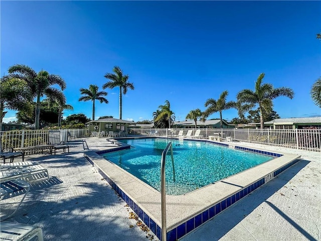 5585 Pendlewood Ln, Fort Myers, FL 33919 - photo 36