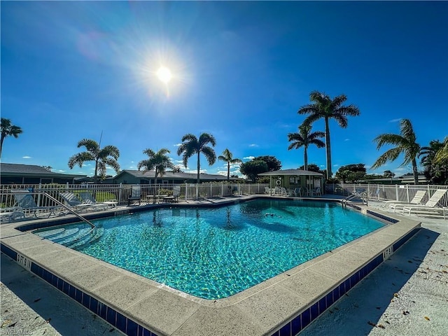 5585 Pendlewood Ln, Fort Myers, FL 33919 - photo 39