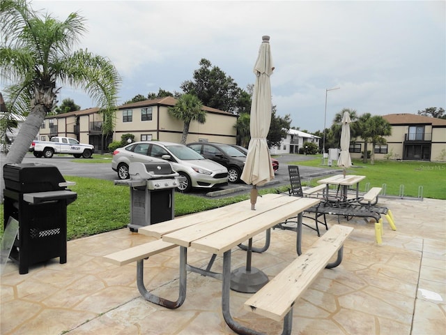 4022 Beaver Ln Unit 700B, Port Charlotte, FL 33952 - view of community with a lawn and a residential view