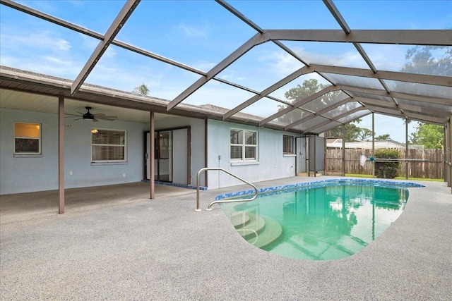 572 Darwin Rd, Venice, FL 34293 - view of swimming pool featuring a patio, ceiling fan, and a lanai