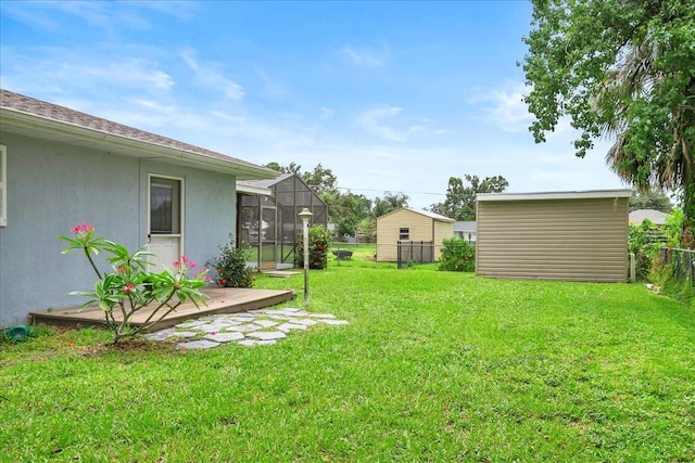 572 Darwin Rd, Venice, FL 34293 - view of yard featuring a lanai