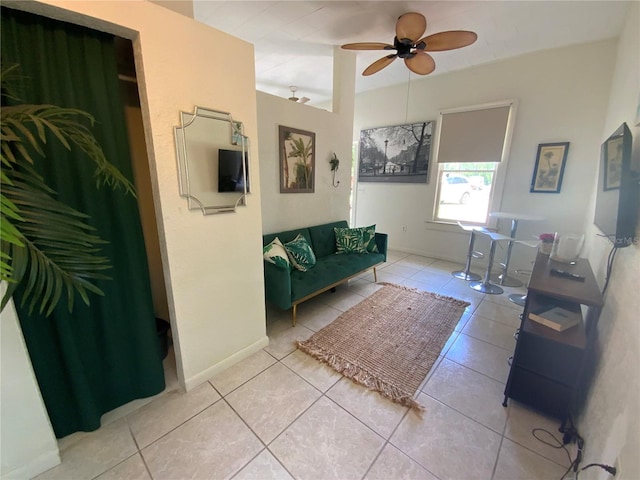 606 E Oak St, Arcadia, FL 34266 - tiled living area with a ceiling fan
