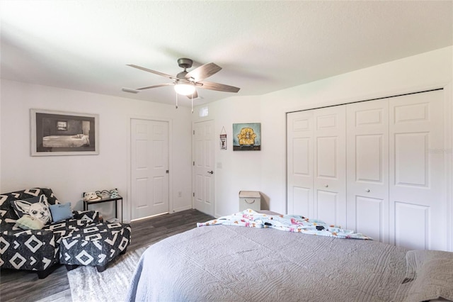 1710 Blackwood Cir, North Port, FL 34288 - bedroom with wood finished floors, a closet, and a ceiling fan