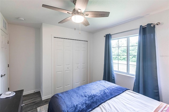 1710 Blackwood Cir, North Port, FL 34288 - bedroom featuring dark wood-style flooring, a closet, and ceiling fan