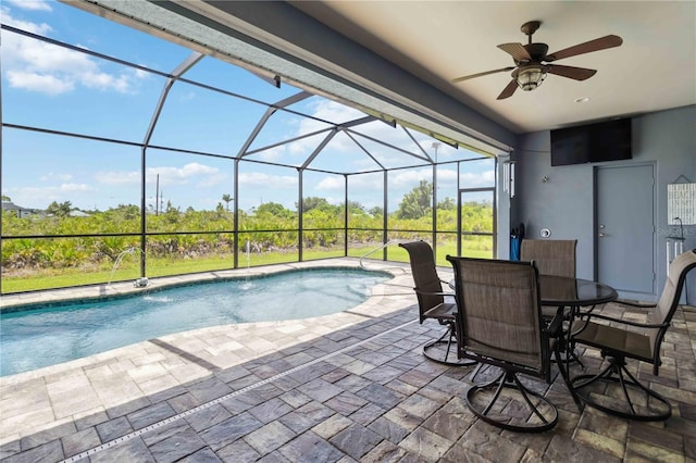 13416 Trascoro Ln, Port Charlotte, FL 33981 - swimming pool with a patio area, a ceiling fan, and a lanai