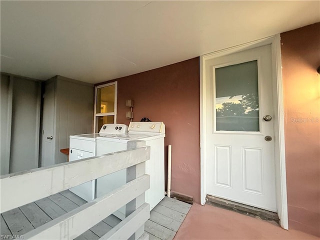3902 Locust Ave, Sarasota, FL 34234 - property entrance featuring washer and clothes dryer