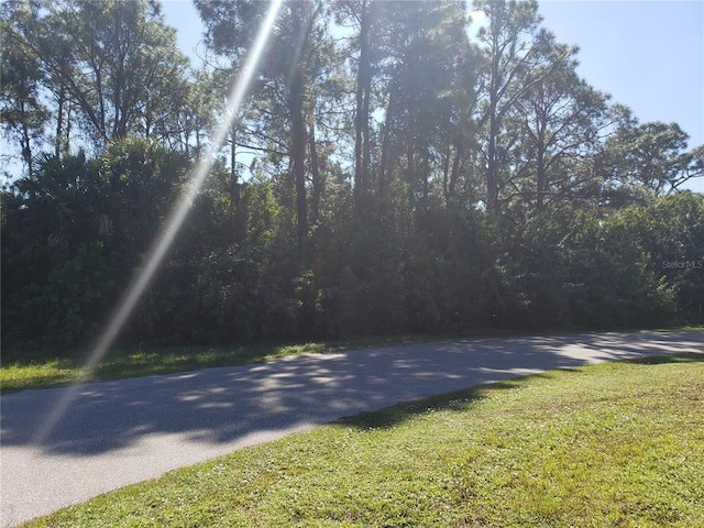 Listing photo 2 for 130 Australian Dr, Rotonda West FL 33947