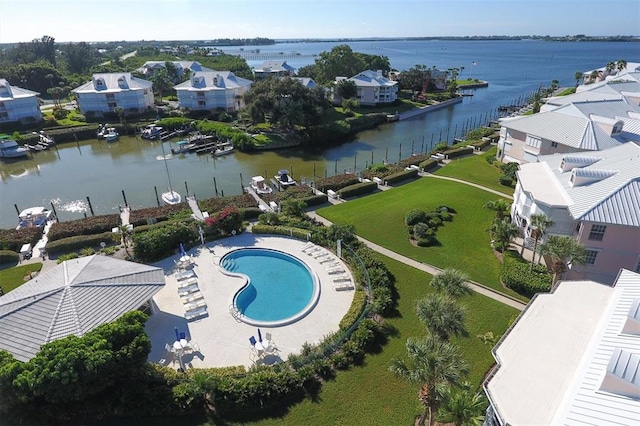 bird's eye view with a water view