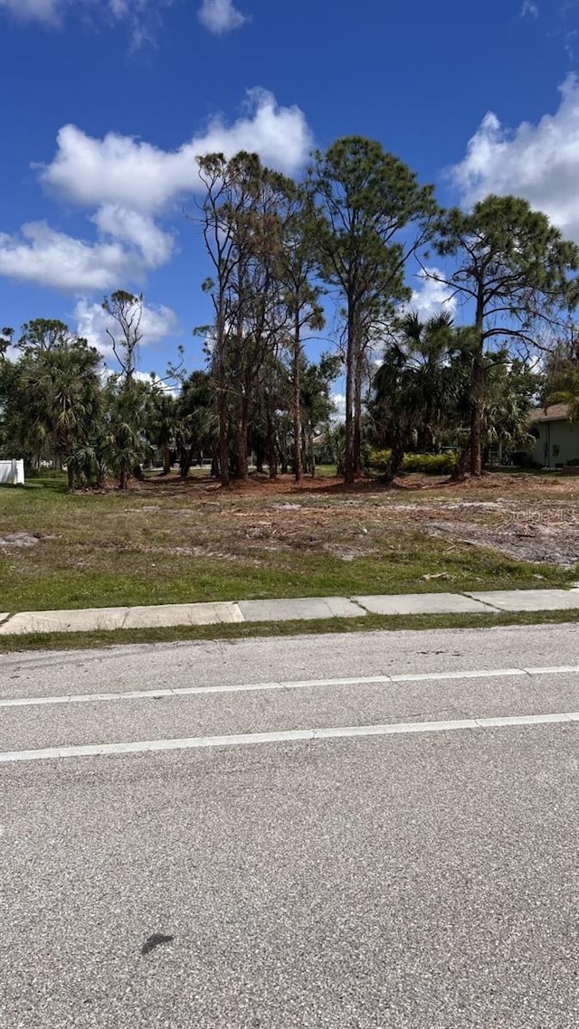 Listing photo 2 for 233 Rotonda Blvd E, Rotonda West FL 33947