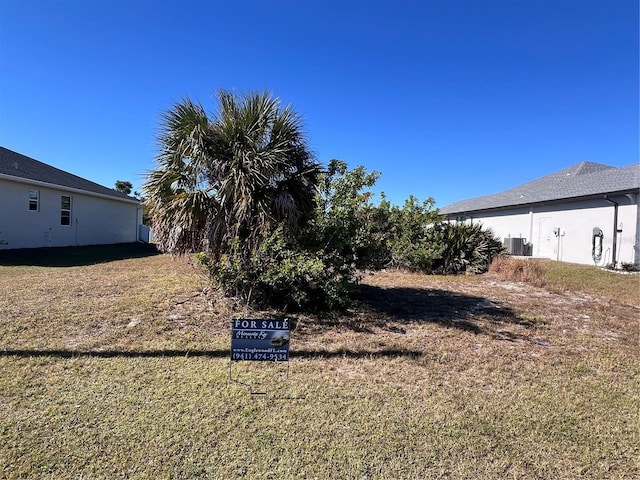 Listing photo 2 for 341 Baytree Dr, Rotonda West FL 33947