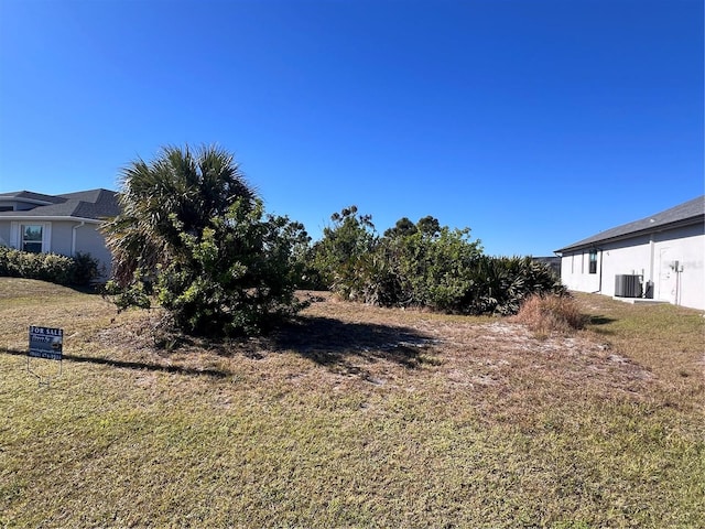 Listing photo 3 for 341 Baytree Dr, Rotonda West FL 33947