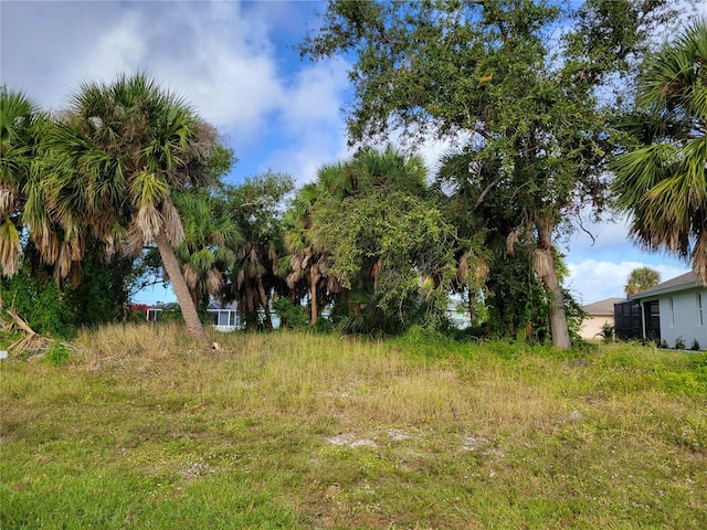 Listing photo 2 for 95 Long Meadow Ln, Rotonda West FL 33947