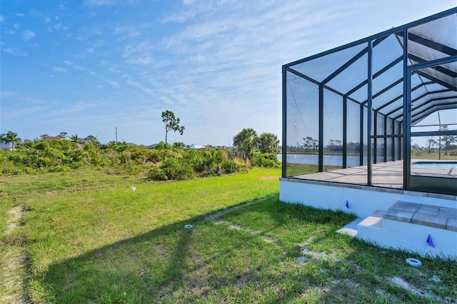 view of yard with a lanai