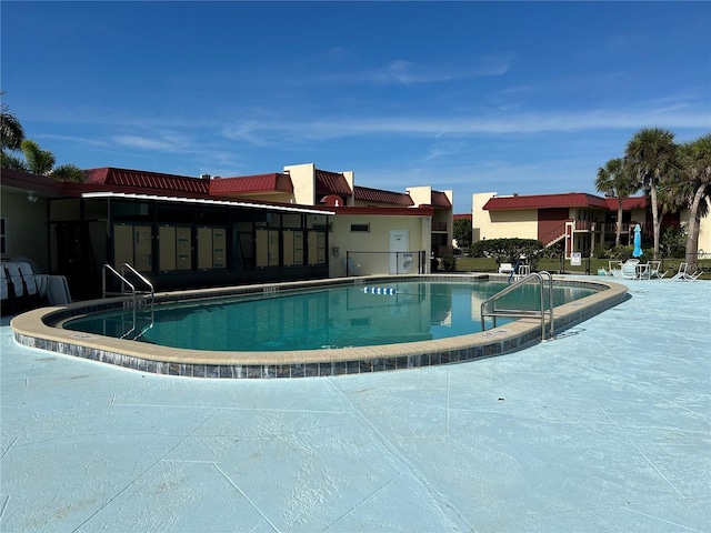 view of swimming pool