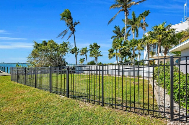 view of yard featuring a water view