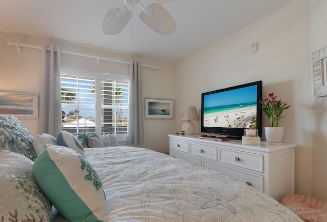 bedroom with ceiling fan