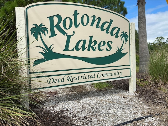 Listing photo 3 for 101 Paseo Ct, Rotonda West FL 33947