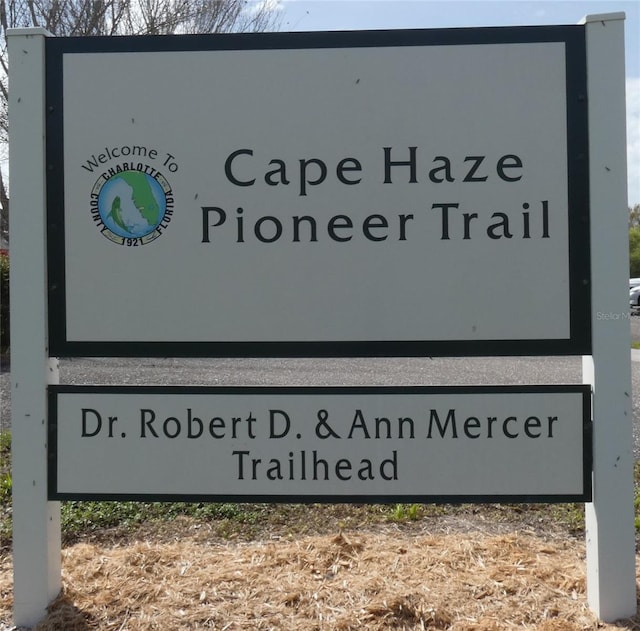 view of community / neighborhood sign