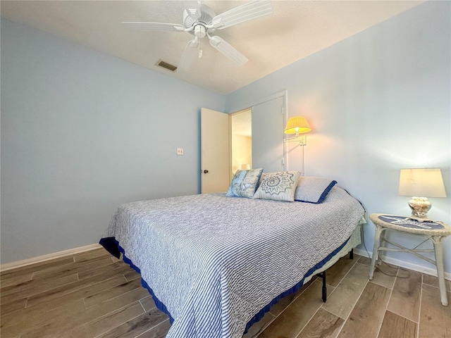 bedroom with ceiling fan