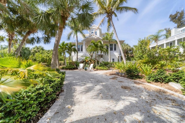 view of front of property