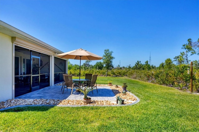 view of yard with a patio area