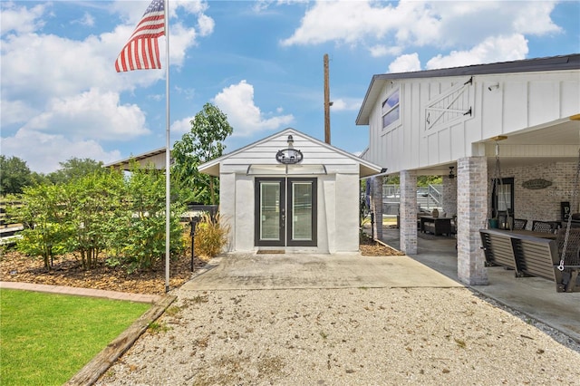 exterior space featuring a carport