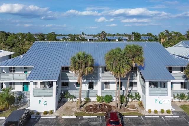 exterior space featuring a balcony