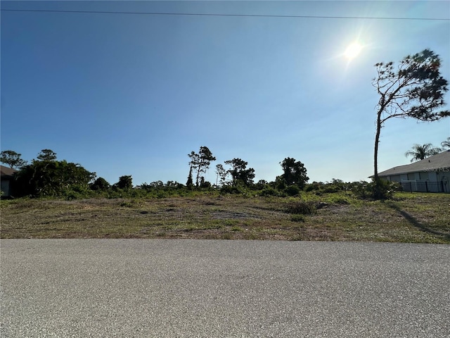 Listing photo 3 for 22 Sportsman Pl, Rotonda West FL 33947