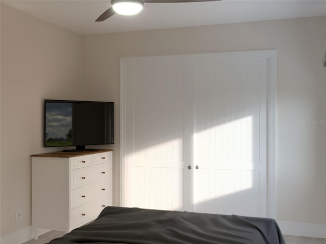 bedroom with ceiling fan