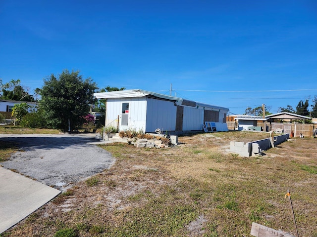 Listing photo 2 for 3210 Smith St, Englewood FL 34224