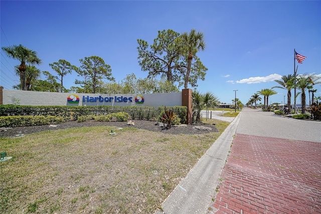 view of community / neighborhood sign