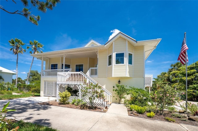 view of front of house featuring covered porch