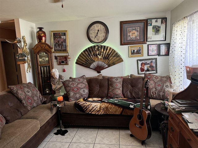 4029 E Sunflower Cir, Labelle, FL 33935 - view of tiled living room