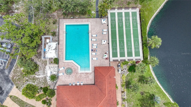 bird's eye view with a water view