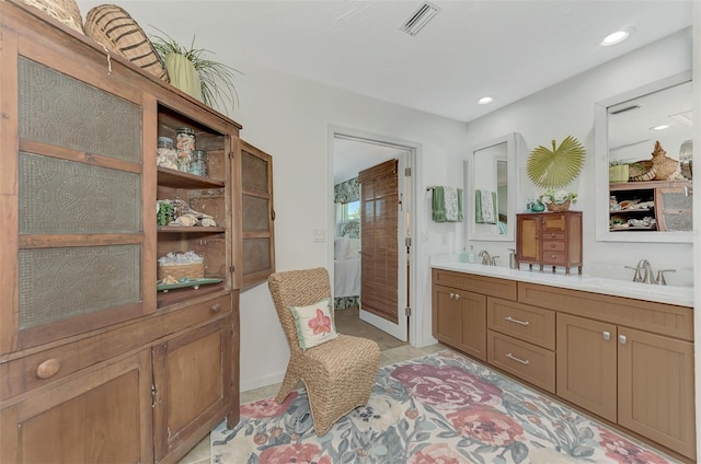 bathroom with vanity