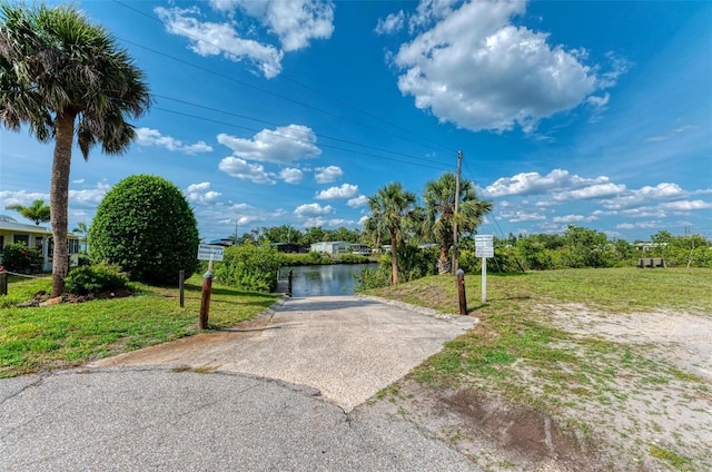 Listing photo 3 for 1404 Kingfisher Dr, Englewood FL 34224