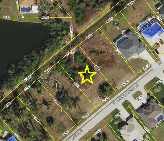 Listing photo 2 for 419 Boundary Blvd, Rotonda West FL 33947