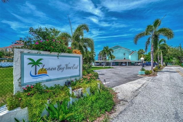 view of community / neighborhood sign