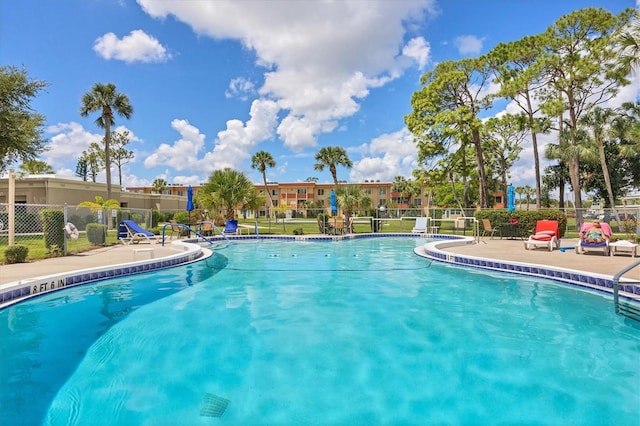 view of swimming pool