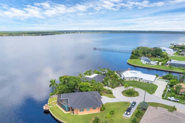 bird's eye view featuring a water view