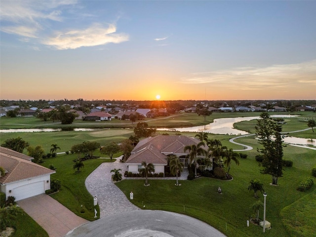 view of aerial view at dusk