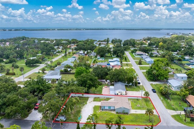 bird's eye view with a water view