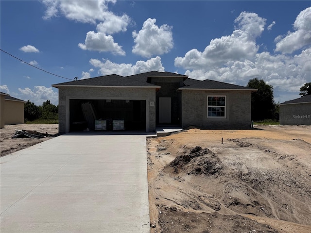 view of front facade with a garage