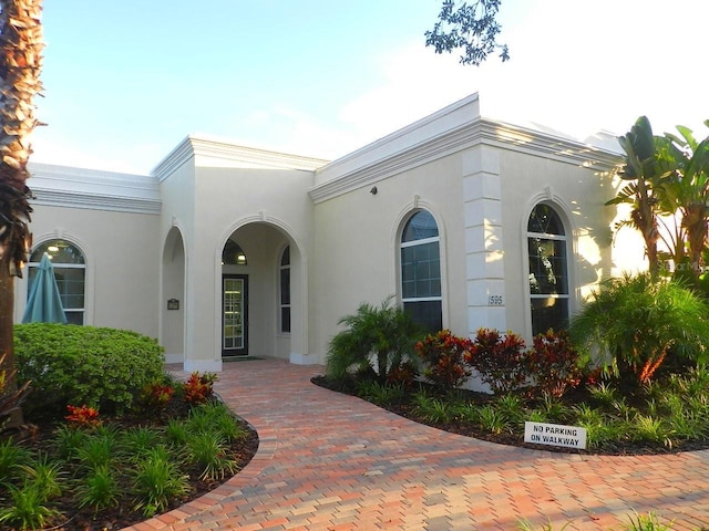 view of front of house with stucco siding