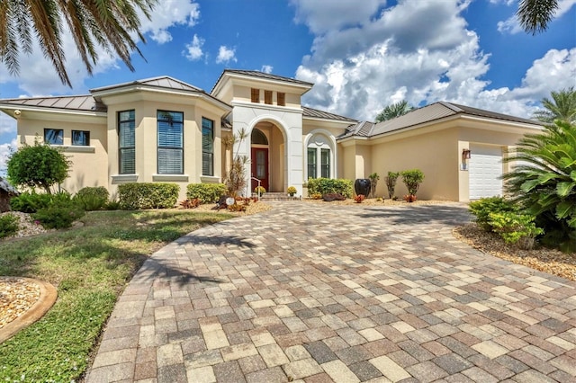 view of front facade with a garage